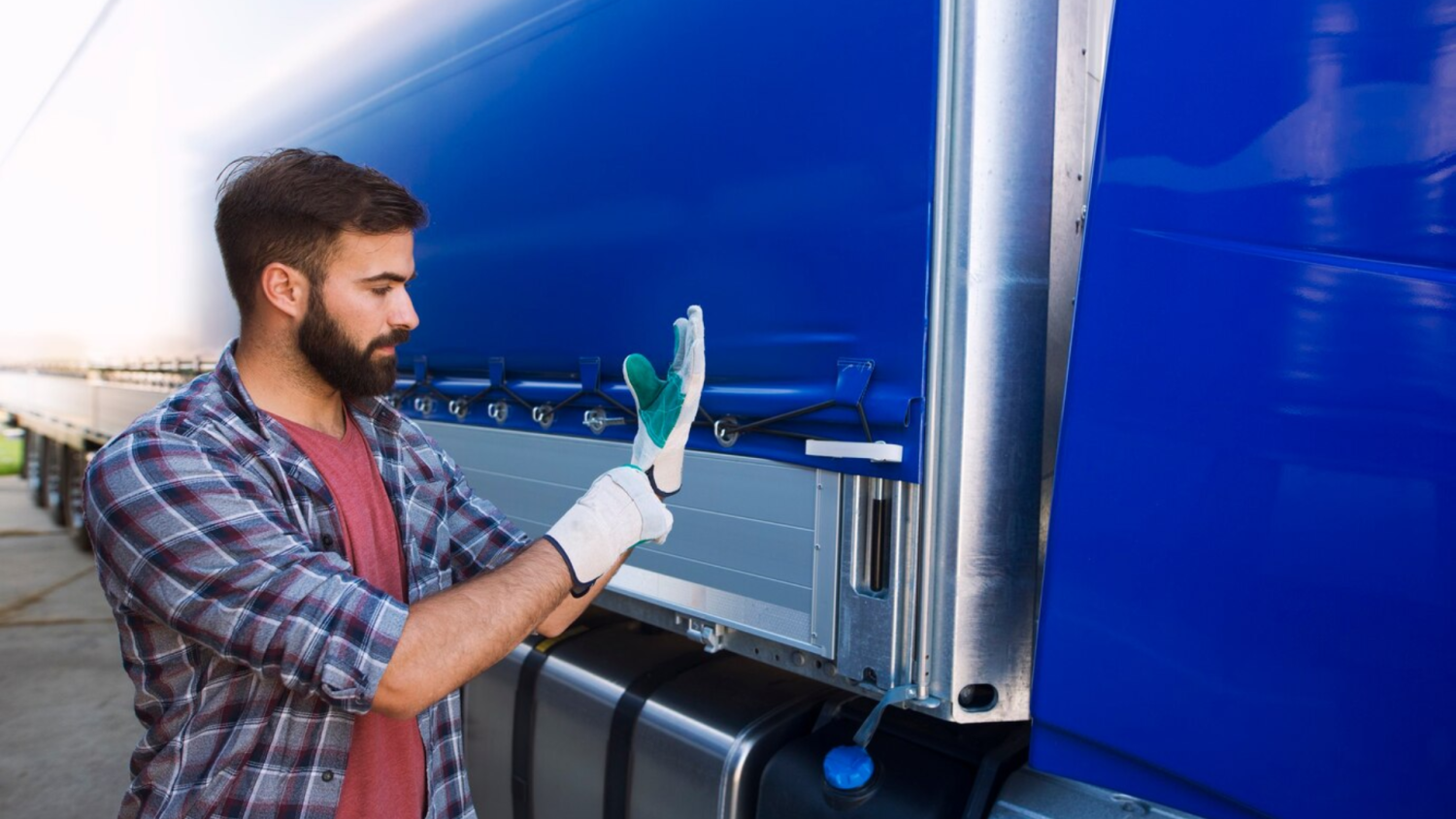 Brush vs. Touchless: Which Automatic Wash is Safer for Your Truck?