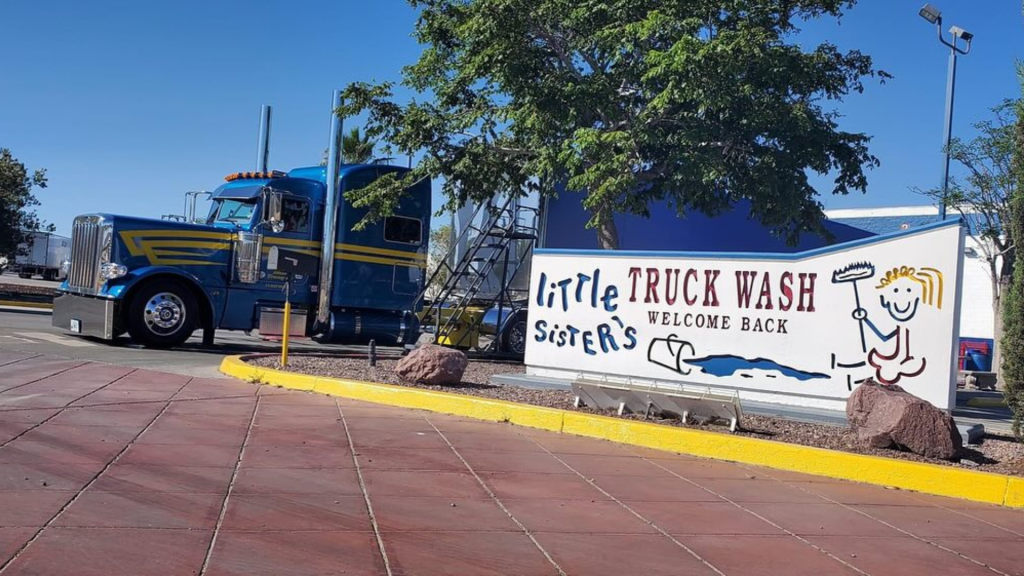 Washing a Semi-Truck - Essential Steps for The Proper Order