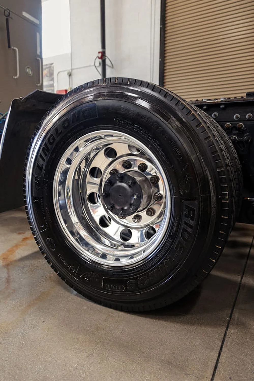 Show ready chrome wheel shine